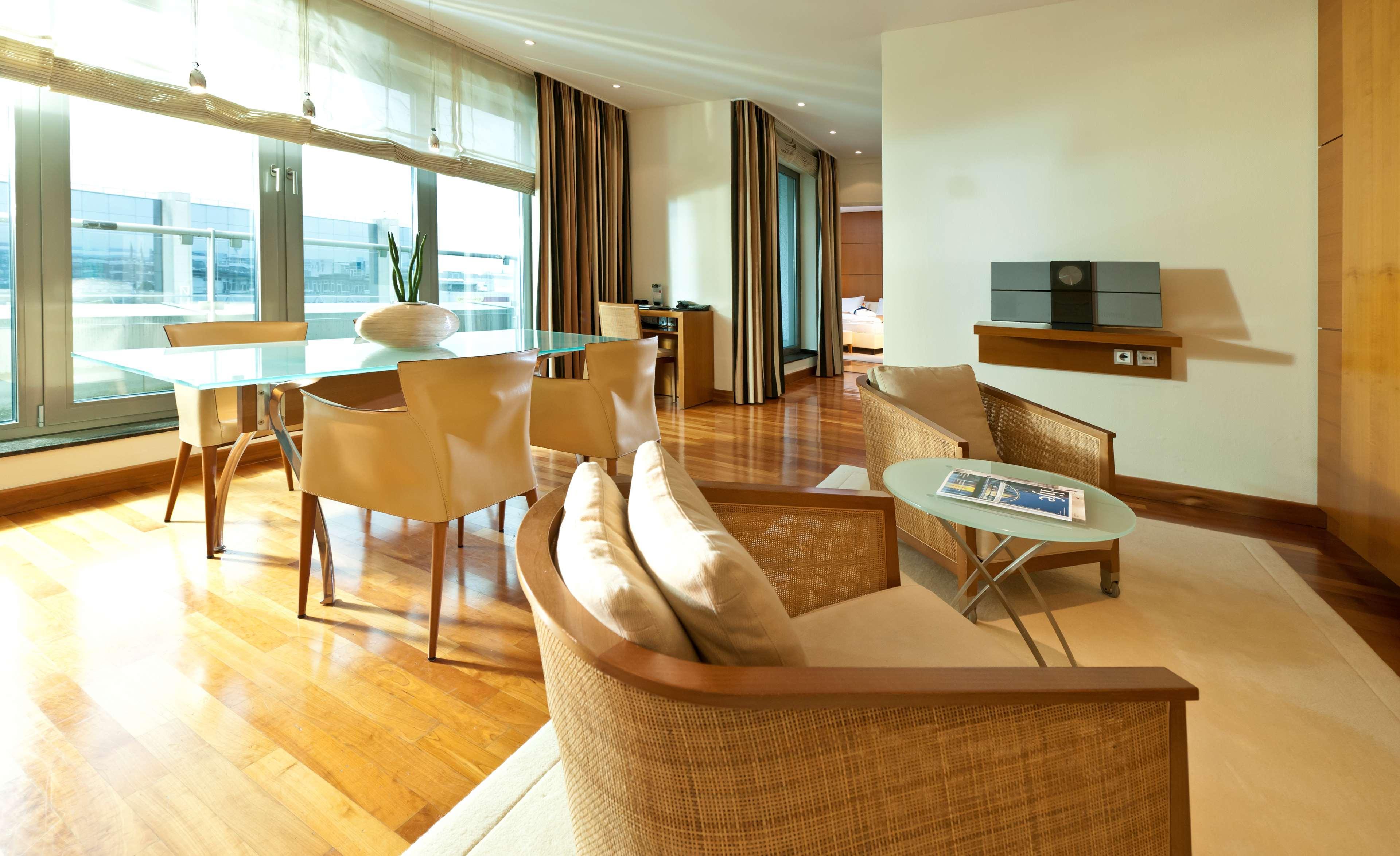 Dorint An Der Messe Koeln Hotel Екстериор снимка