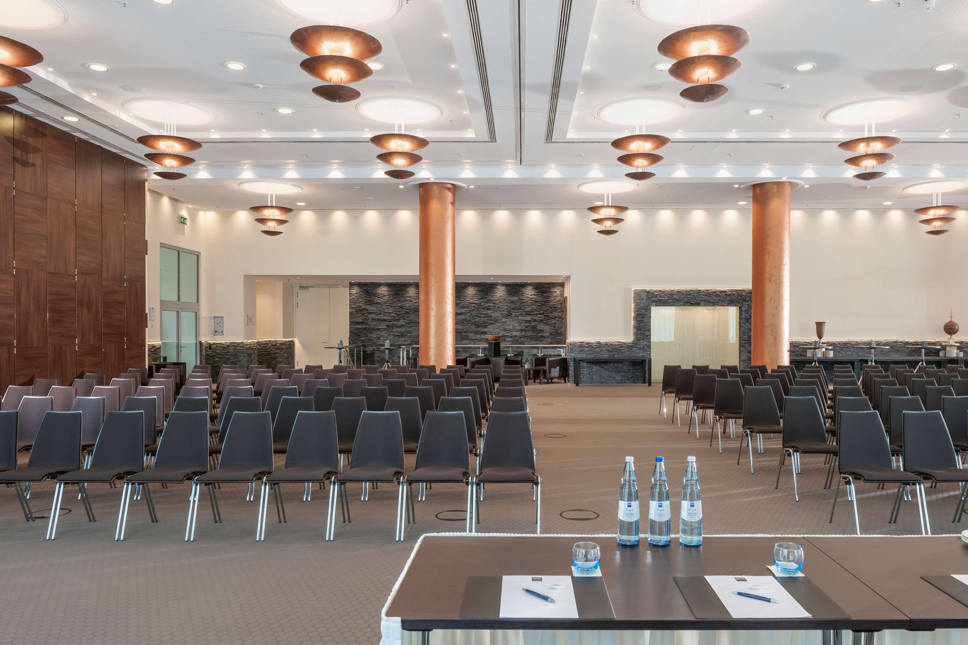 Dorint An Der Messe Koeln Hotel Екстериор снимка