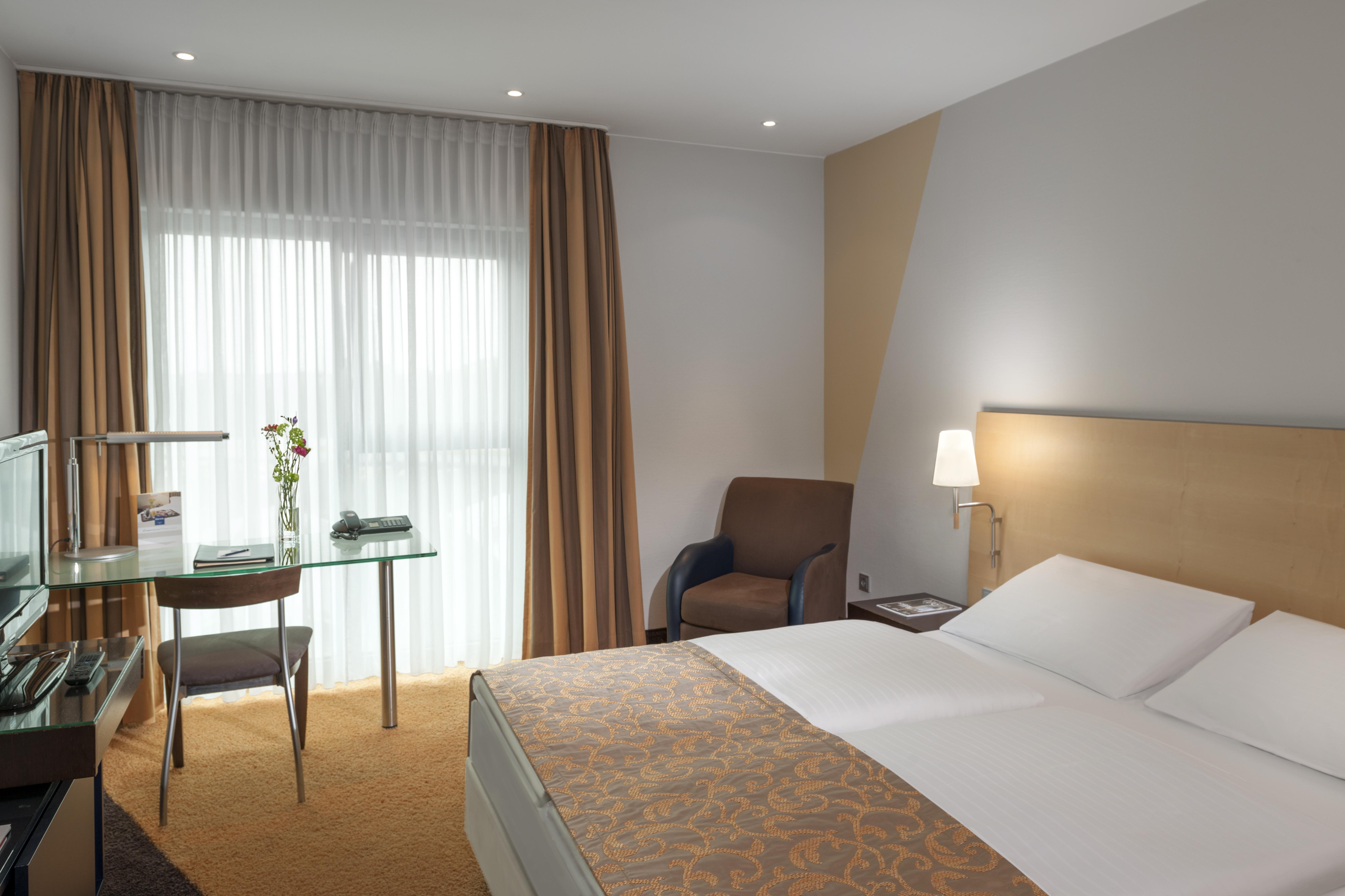 Dorint An Der Messe Koeln Hotel Екстериор снимка