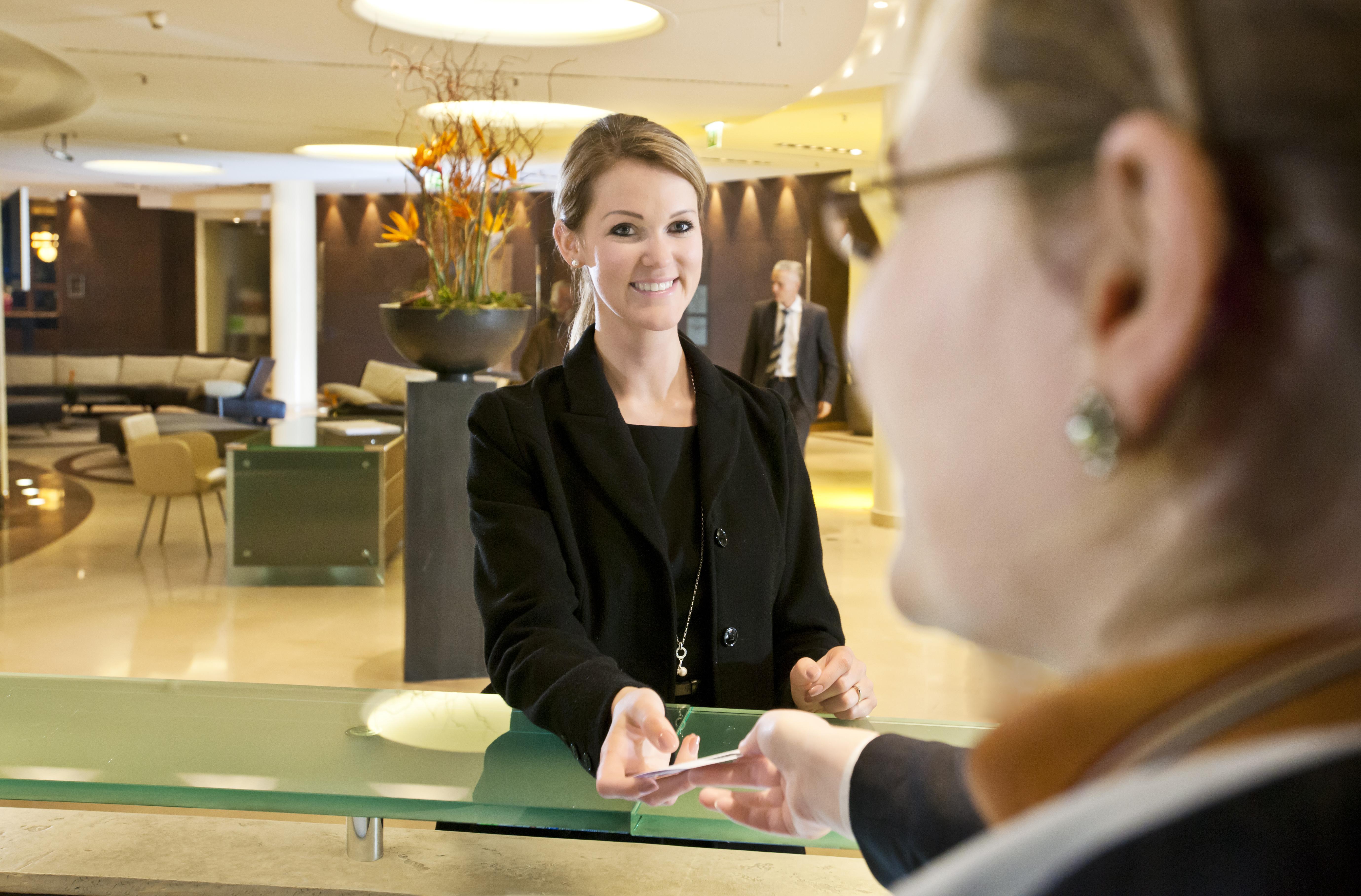 Dorint An Der Messe Koeln Hotel Екстериор снимка