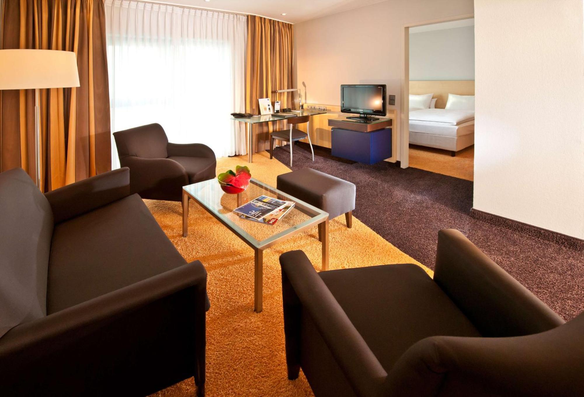 Dorint An Der Messe Koeln Hotel Екстериор снимка